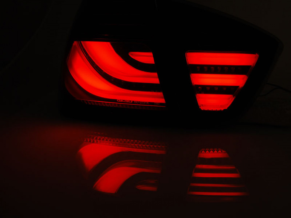 LED Lightbar Design Rückleuchten für BMW 3er E90 05-08 rot/klar mit LED Blinker